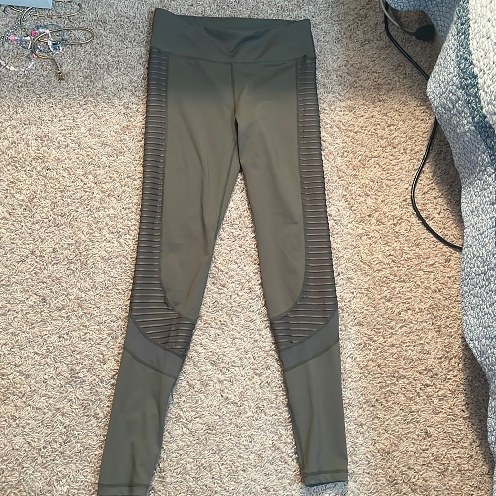 Dark green leggings